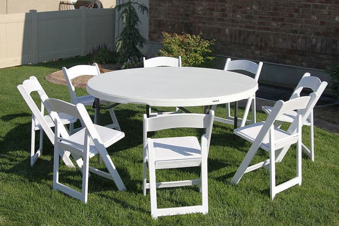 Verwandeln Sie Ihren Veranstaltungsort mit eleganten Tisch- und Stuhlmieten
