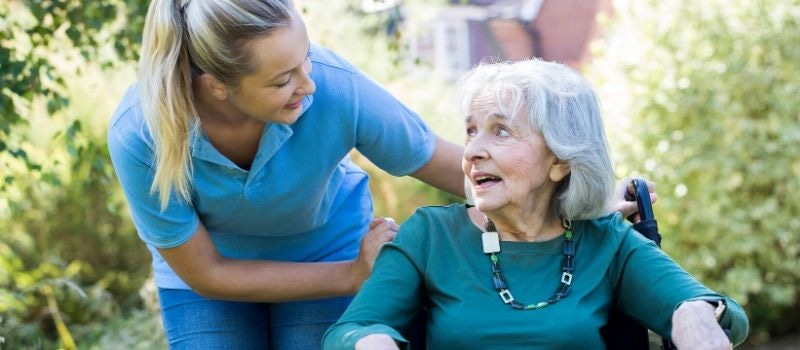 Pflegedienst gründen erfolgreich führen: Tipps und Tricks