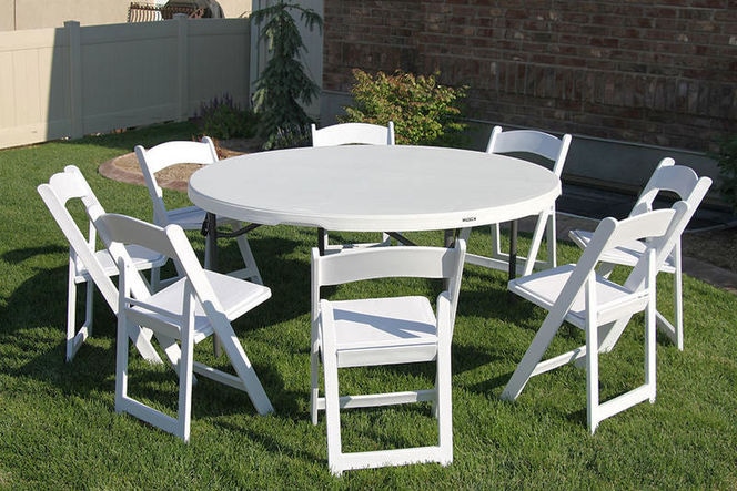 Verwandeln Sie Ihren Veranstaltungsort mit eleganten Tisch- und Stuhlmieten