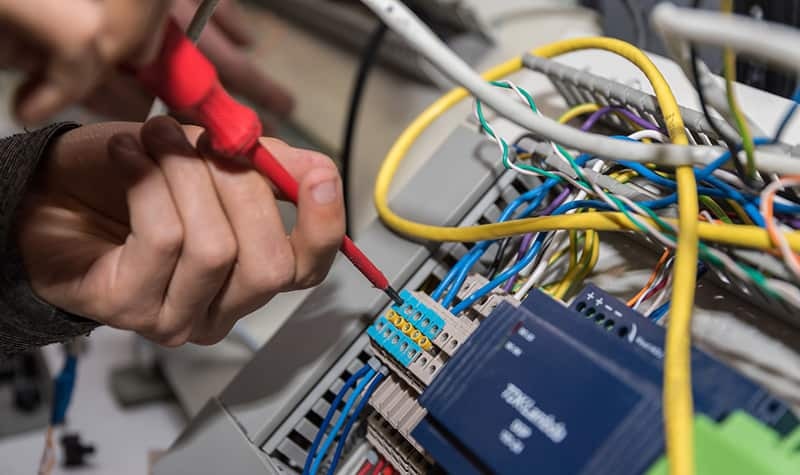 Prüfung elektrischer Anlagen: Der Schlüssel zu mehr Betriebssicherheit