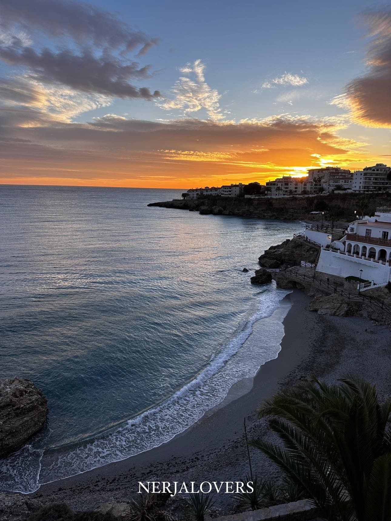 Entdecken Sie den Charme von Nerja: Einblicke von NERJALOVERS