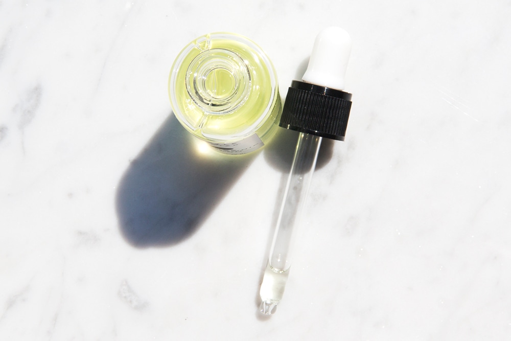 Strahlende Wiederbelebung: Der Glow des Hyaluronserums