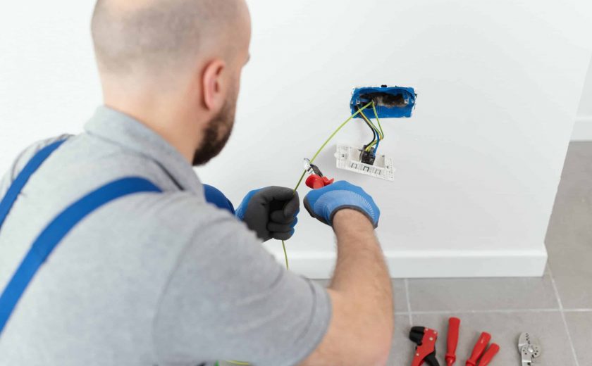 Prüfung ortsveränderlicher elektrischer Betriebsmittel nach VDE 0701 und VDE 0702 – Unsere Expertise