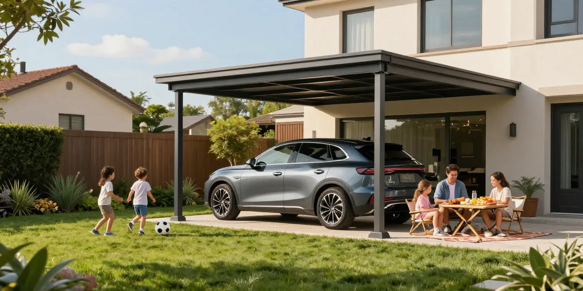 Moderner Carport in einer einladenden Gartenlandschaft mit Familie und Auto
